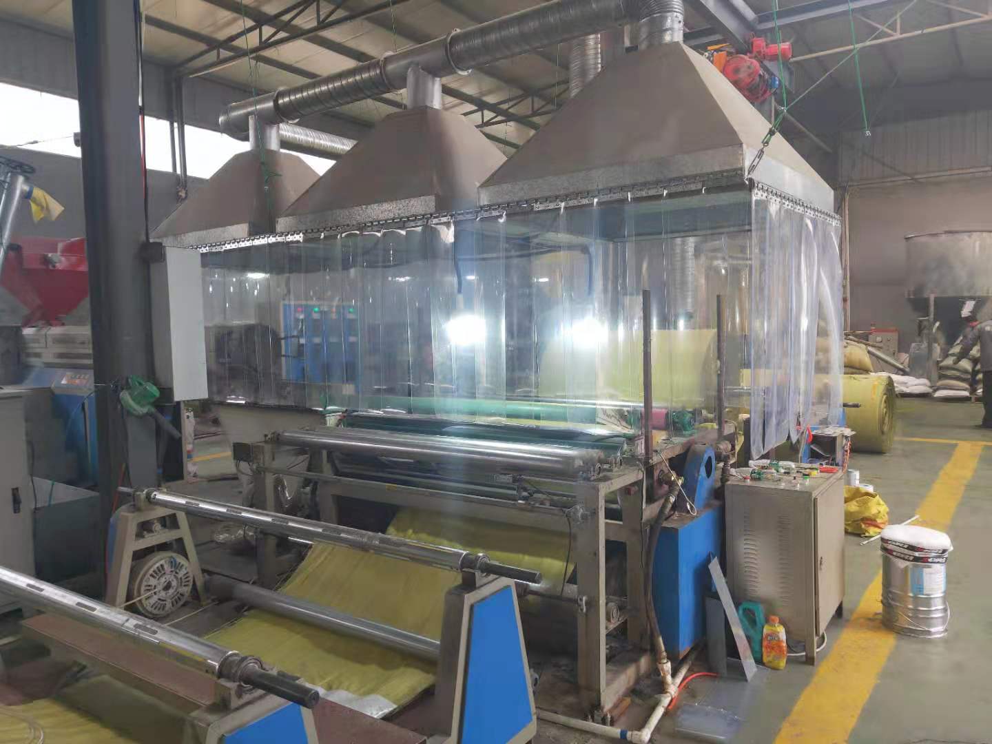 車(chē)胎包裝生產(chǎn)設備